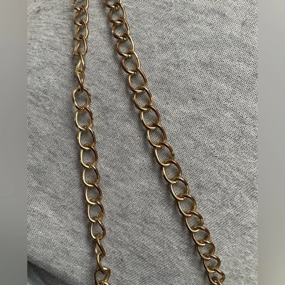 Crème Clutch with Gold chain - Picture 6 of 7